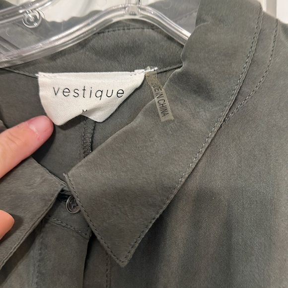 Oversized women’s button up - Picture 2 of 3